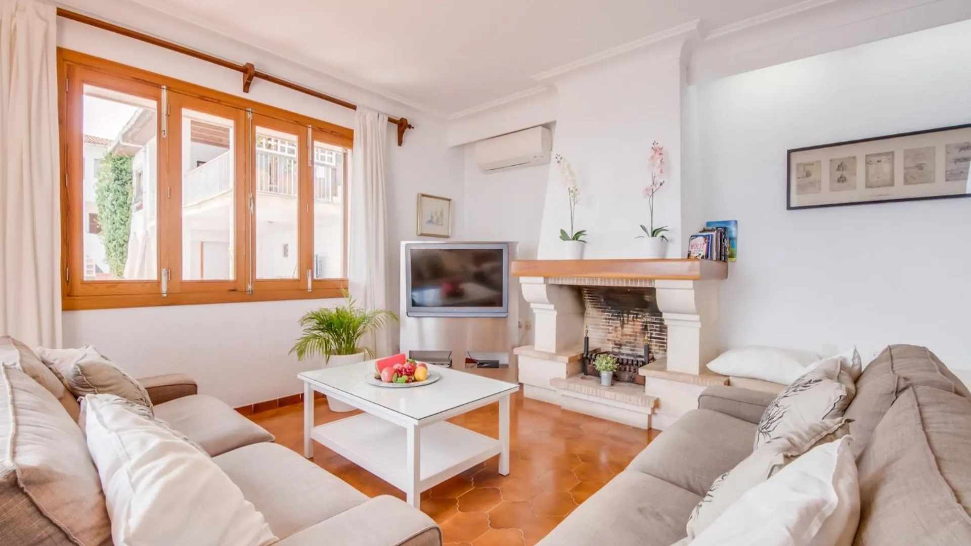 Seafront Villa In Alcudia Spanien