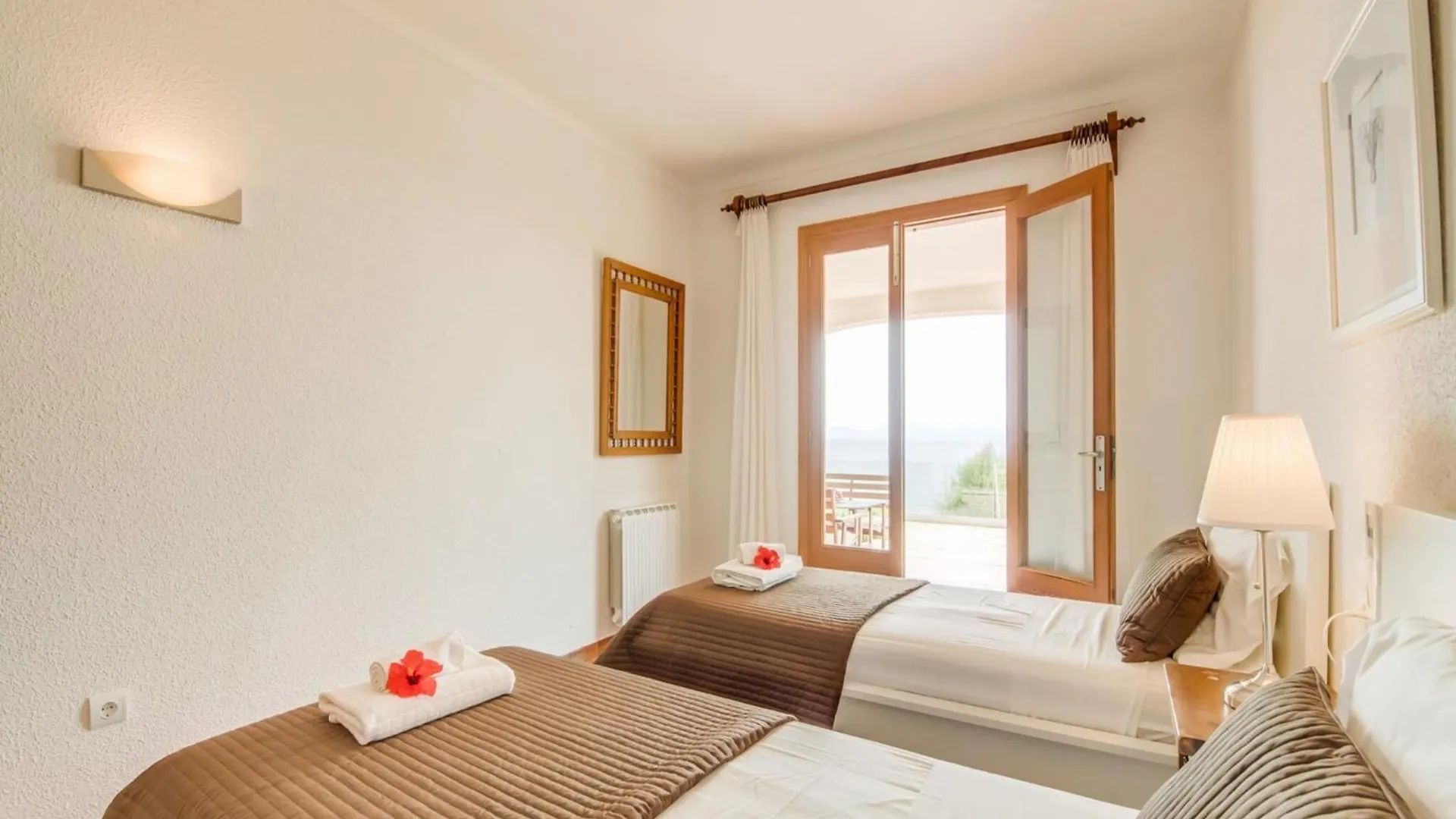 Semesterbostad Seafront Villa In Alcudia