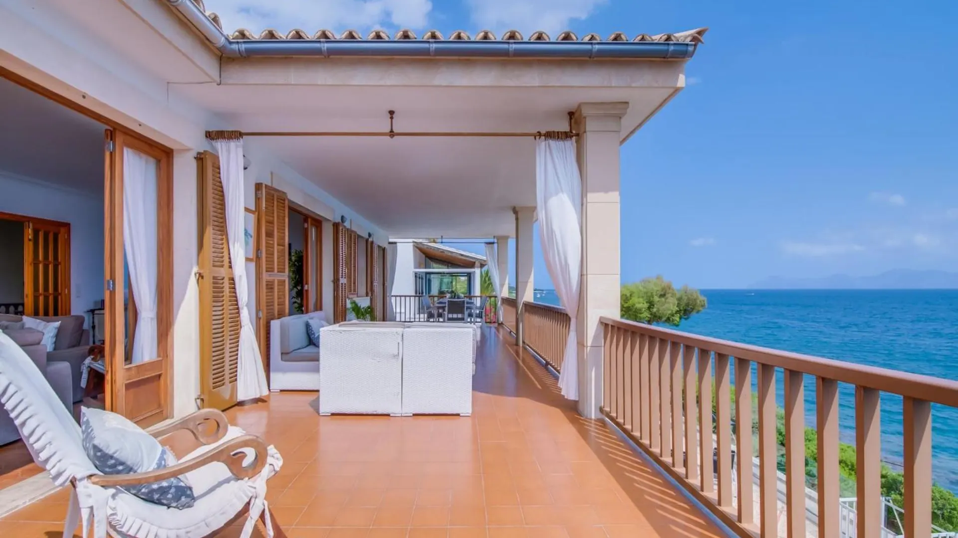 Ferienhaus Seafront Villa In Alcudia