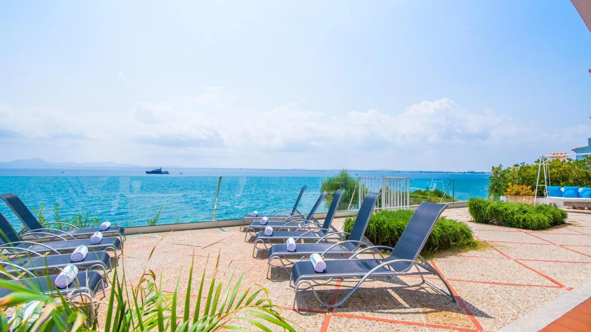 Seafront Villa In Alcudia
